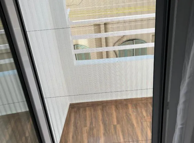 Graceland - Spacious 2 Bedroom - Near Marina & Orange *