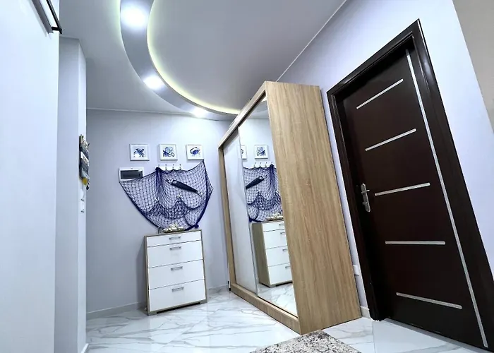 Graceland - Spacious 2 Bedroom - Near Marina & Orange * Gurdaka