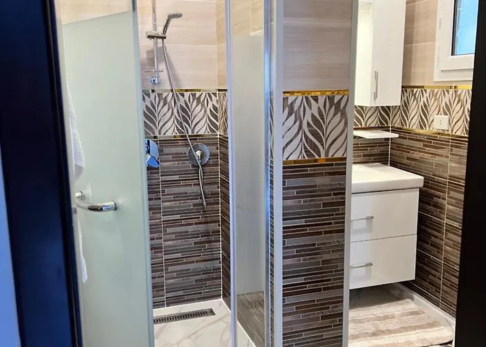 Graceland - Spacious 2 Bedroom - Near Marina & Orange Apartman
